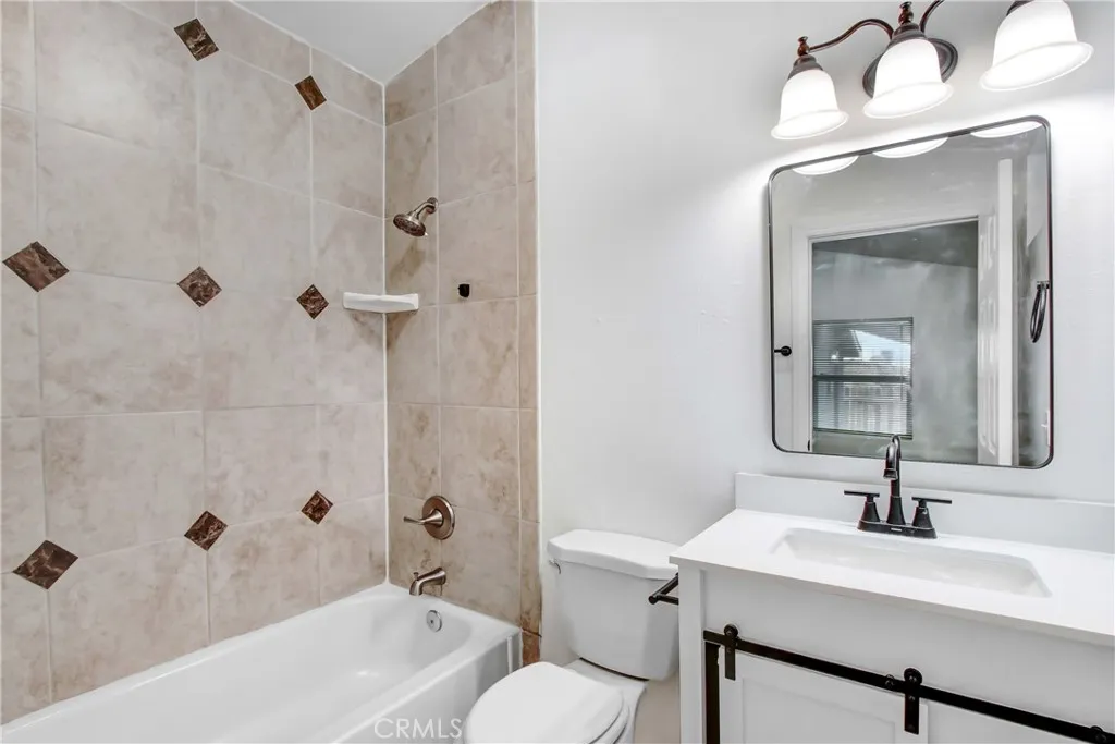 165 N Alessandro Avenue, San Jacinto, California 92583 home-pic-3